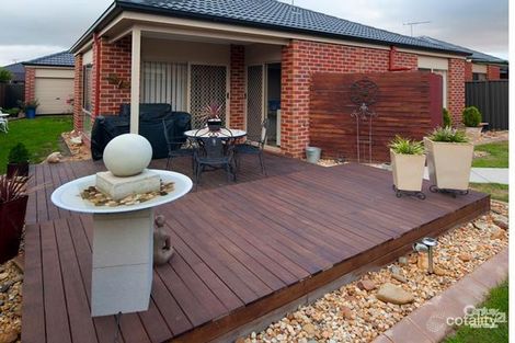 Property photo of 34 Downing Square Pakenham VIC 3810