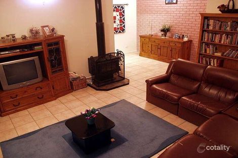 Property photo of 8 Tingha Place Algester QLD 4115