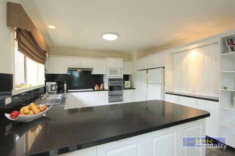 Property photo of 10 Pamela Court Narre Warren VIC 3805