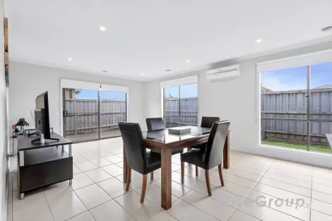 Property photo of 2 Warralily Avenue Clyde VIC 3978