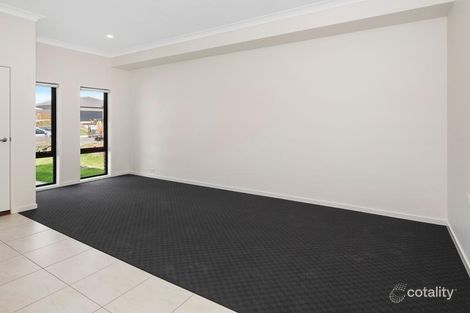 Property photo of 34 Oxenham Circuit Augustine Heights QLD 4300