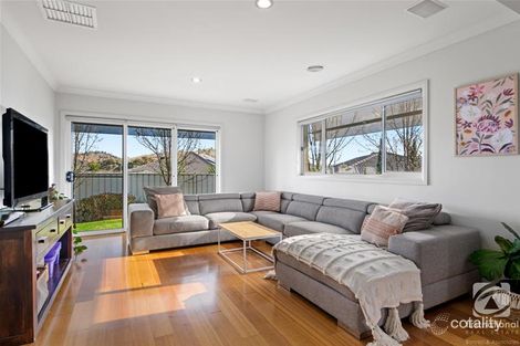 Property photo of 4 Rix Mews Leneva VIC 3691