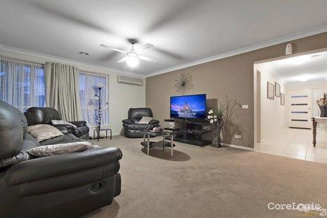 Property photo of 3 Violet Way Cranbourne VIC 3977