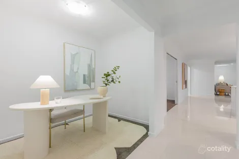 Property photo of 2 Dray Court Riverhills QLD 4074