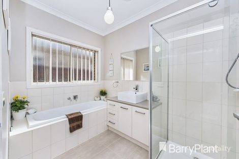 Property photo of 39 Oakpark Drive Harkness VIC 3337