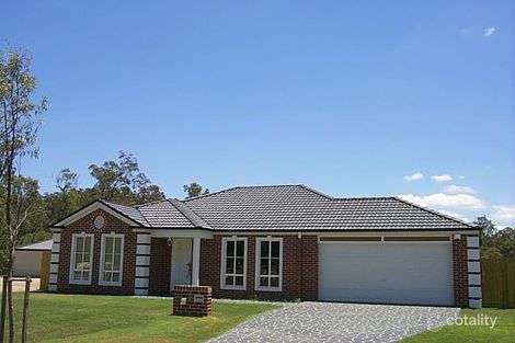 11 Carolina Pde, Forest Lake, QLD 4078