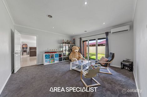 Property photo of 3 Iris Place Pakenham VIC 3810