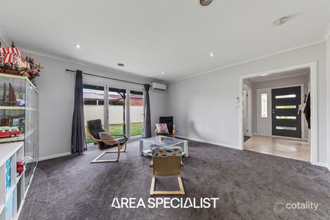 Property photo of 3 Iris Place Pakenham VIC 3810