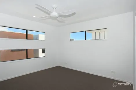 Property photo of 8 Affinity Place Birtinya QLD 4575