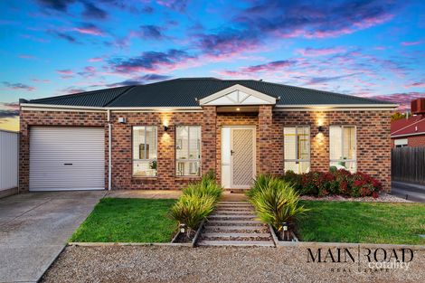 Property photo of 1/1 Santolin Drive Hillside VIC 3037