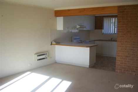 Property photo of 2/5 Yarrow Street Queanbeyan East NSW 2620