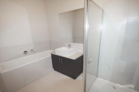 Property photo of 1 Frogmores Street Pakenham VIC 3810