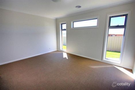 Property photo of 56 Kaloona Drive Bourkelands NSW 2650