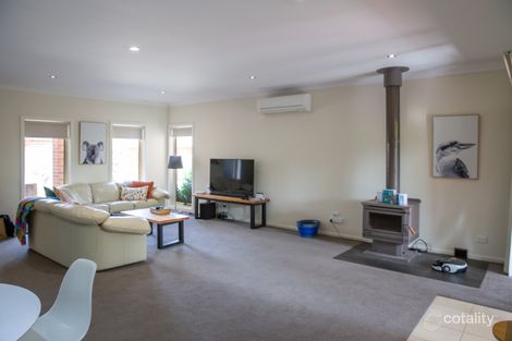 Property photo of 2/79 Cambridge Drive Mansfield VIC 3722