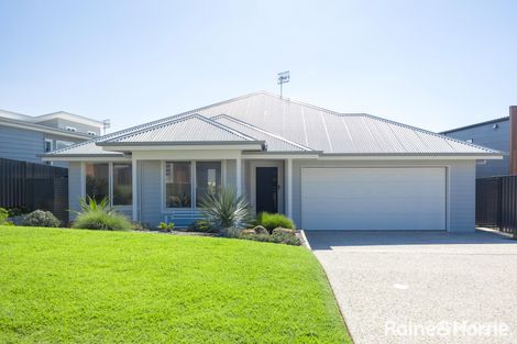 Property photo of 8 Gadu Street Dolphin Point NSW 2539