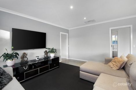 Property photo of 8 Fenwick Fairway Bannockburn VIC 3331