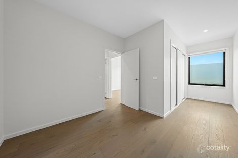 Property photo of 11 Charisma Circuit Cranbourne South VIC 3977