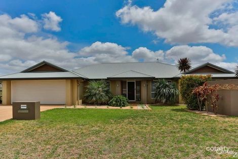 Property photo of 11 McCallum Court Middle Ridge QLD 4350