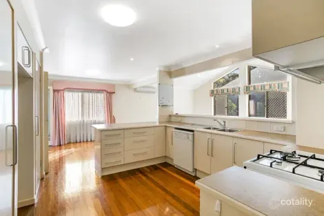 Property photo of 70 Dewar Terrace Sherwood QLD 4075