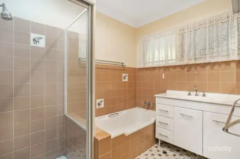 Property photo of 70 Dewar Terrace Sherwood QLD 4075