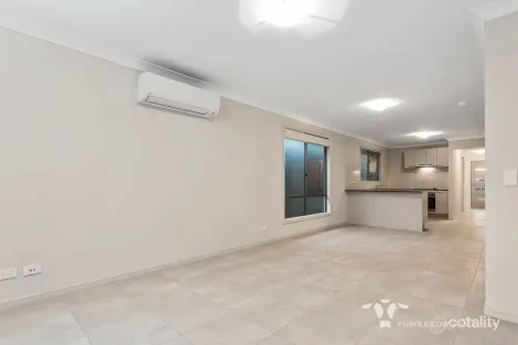 Property photo of 8 Cypress Court Spring Mountain QLD 4300