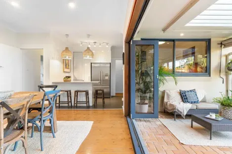 Property photo of 8 Roscommon Crescent Killarney Heights NSW 2087