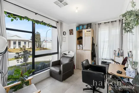 Property photo of 19 Grantham Road Eglinton WA 6034