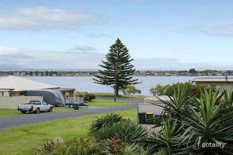 Property photo of 2 Price Street Hindmarsh Island SA 5214