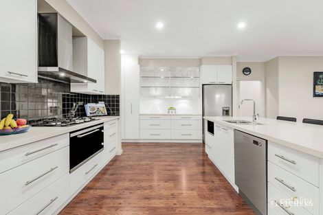 Property photo of 18 Sugarloaf Rise Doreen VIC 3754