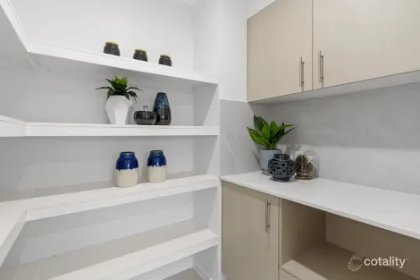 Property photo of 28 Dinnigan Crescent Durack QLD 4077