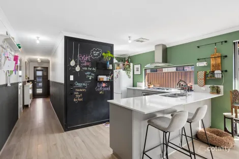 Property photo of 4 Simcoe Way Caversham WA 6055
