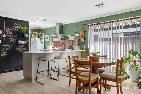 Property photo of 4 Simcoe Way Caversham WA 6055