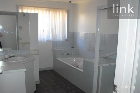 Property photo of 2/5 Milos Boulevard Wodonga VIC 3690
