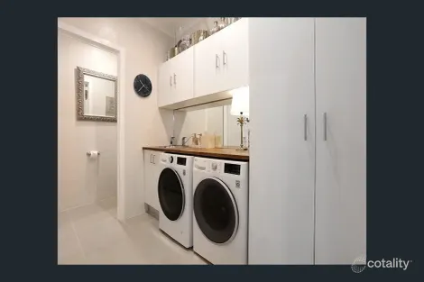 Property photo of 1/374 Pine Ridge Road Coombabah QLD 4216