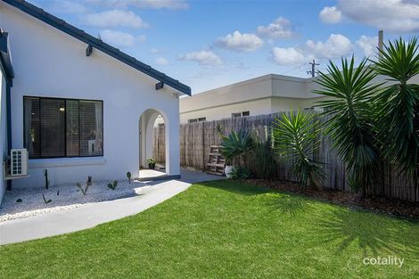 2/3 Barracuda Ct, Palm Beach, QLD 4221