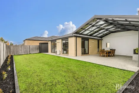 Property photo of 197 Wallara Waters Boulevard Wallan VIC 3756
