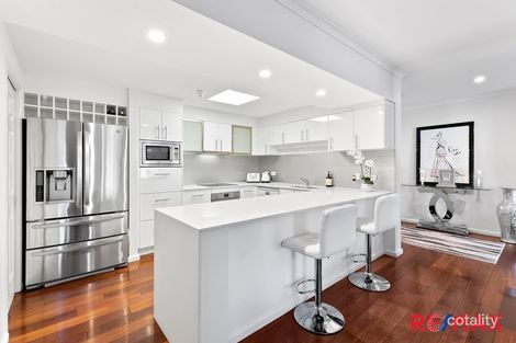 71/125 Santa Cruz Bvd, Clear Island Waters, QLD 4226