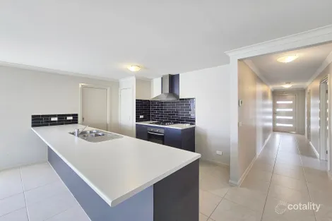 Property photo of 28 Sanderling Avenue Armstrong Creek VIC 3217