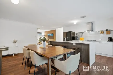 Property photo of 28 Gicha Close Lake Coogee WA 6166