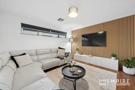 Property photo of 28 Gicha Close Lake Coogee WA 6166