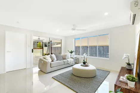 Property photo of 2/19 Xenia Street Pimpama QLD 4209