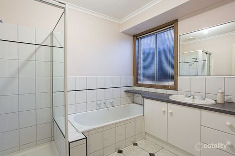 Property photo of 13 Michael Court Hillside VIC 3037