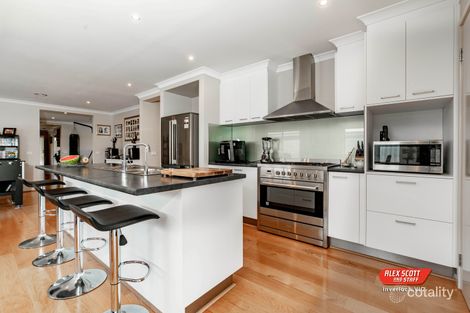 Property photo of 17 Honeyeater Circuit Inverloch VIC 3996