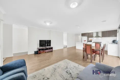 Property photo of 7 Amethyst Road Cobblebank VIC 3338