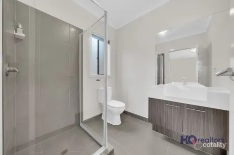 Property photo of 7 Amethyst Road Cobblebank VIC 3338