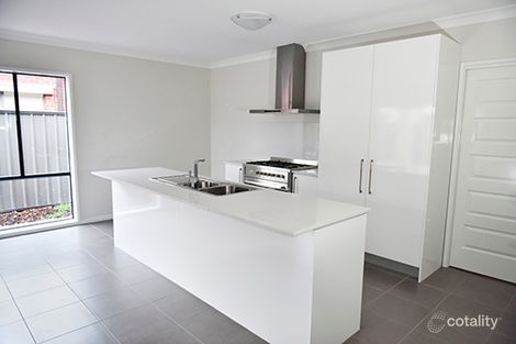 Property photo of 13 Eveline Street Craigieburn VIC 3064