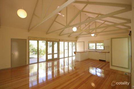 Property photo of 21 Sunbury Crescent Surrey Hills VIC 3127