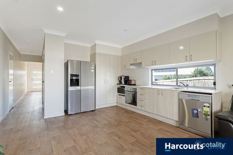 Property photo of 1 Seabreeze Circuit Deception Bay QLD 4508