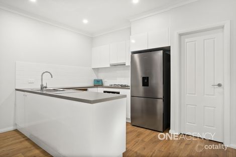 Property photo of 2/26 Upland Chase Albion Park NSW 2527
