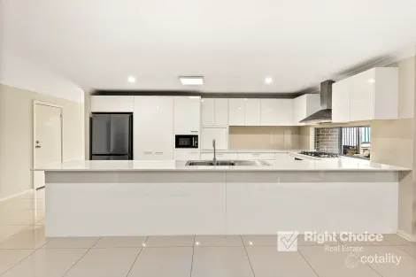 Property photo of 36 Woolgunyah Parkway Flinders NSW 2529